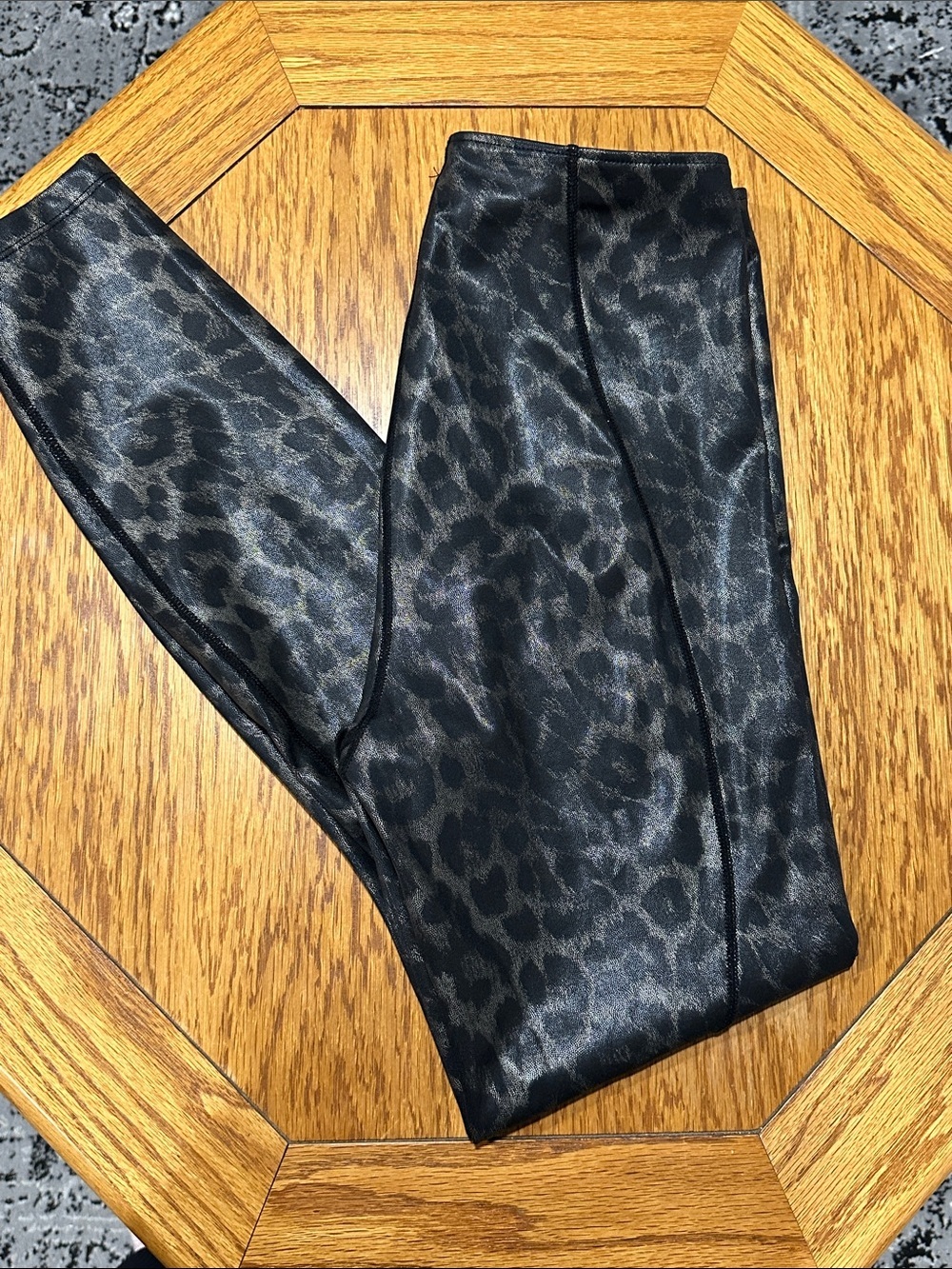 *GOOD AMERICAN* Black x Bronze Leopard Print Leggings Size 1 (Small)